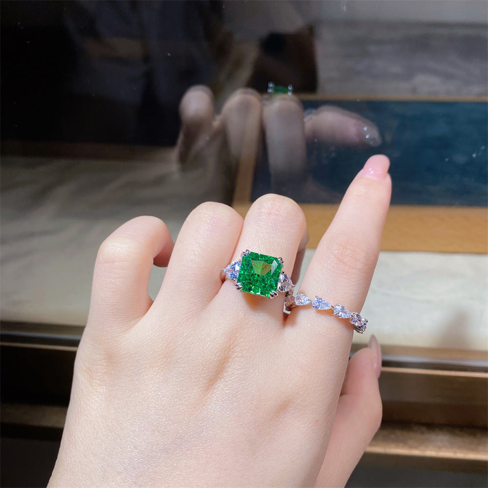 Clara ring, Ice Flower Cut, Green colour, Sterling Silver